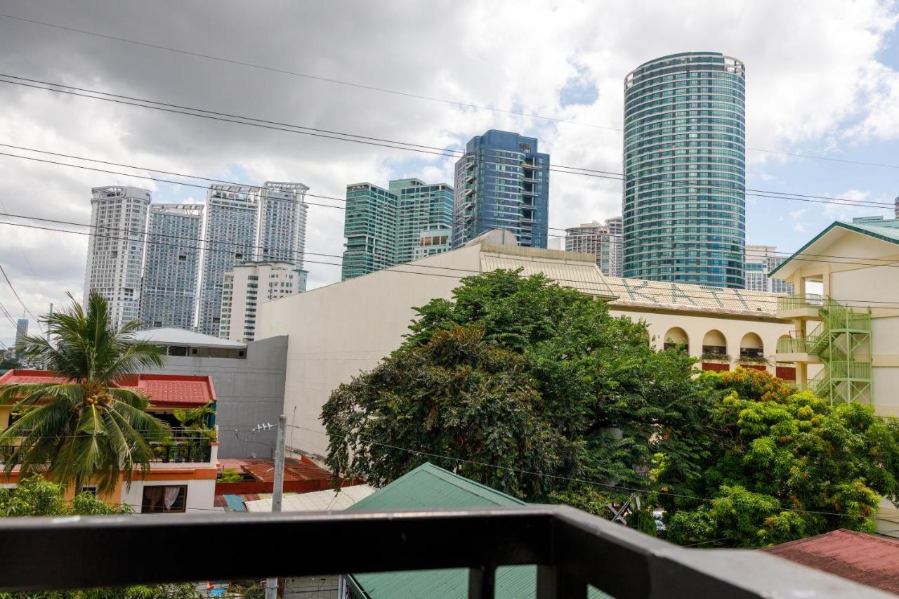 5880 Enriquez Residences Manila Esterno foto