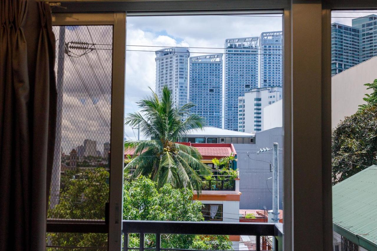 5880 Enriquez Residences Manila Esterno foto