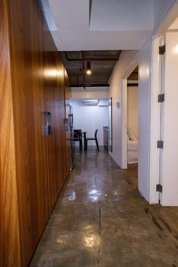 5880 Enriquez Residences Manila Esterno foto