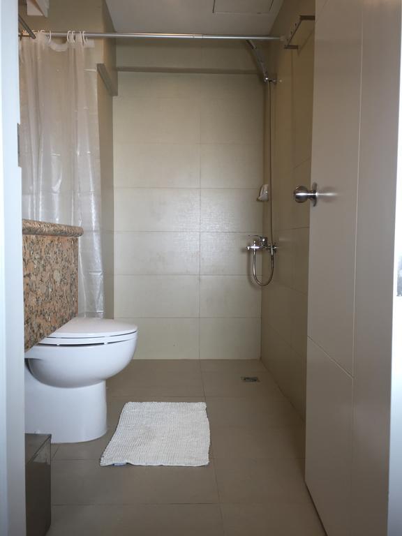 5880 Enriquez Residences Manila Camera foto