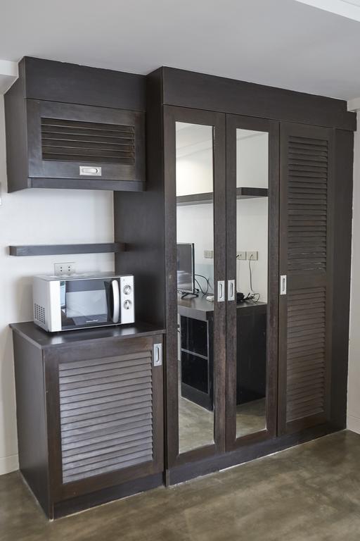5880 Enriquez Residences Manila Esterno foto